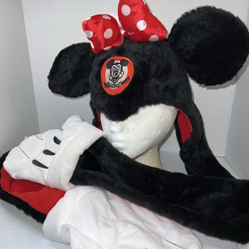 Disney Parks Minnie Mouse Mickey Mouseketeers Faux Fur Hat w/ Scarf Mittens NWT